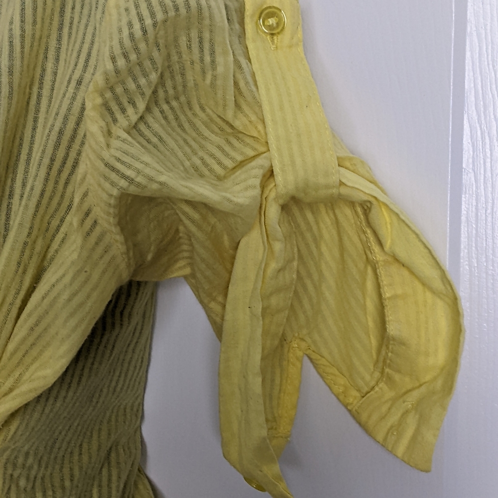 Yellow flowly button down - Picture 7 of 9